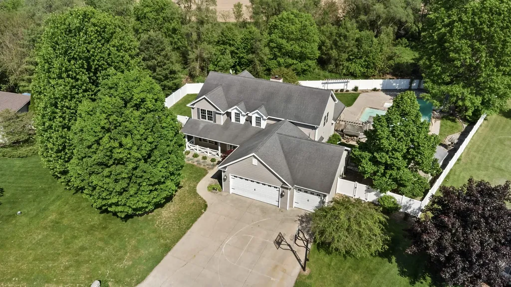 4292 S Royal Curve Royalton Township MI 49085