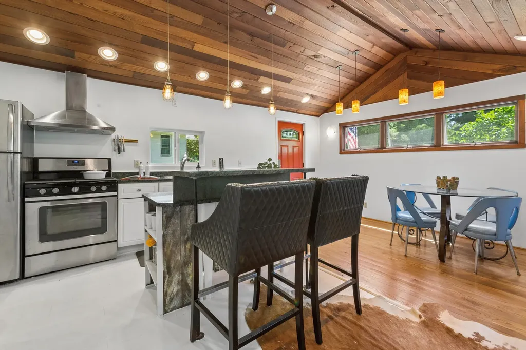 3779 W Glendora Road Weesaw Township MI 49119