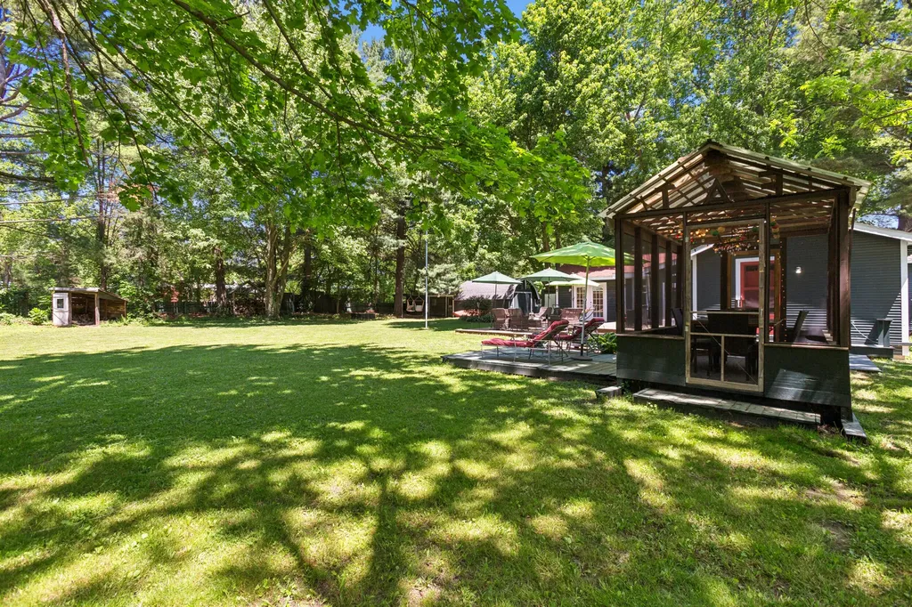 3779 W Glendora Road Weesaw Township MI 49119