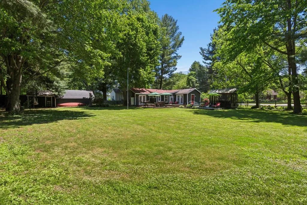3779 W Glendora Road Weesaw Township MI 49119