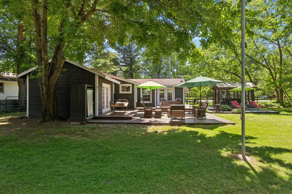 3779 W Glendora Road Weesaw Township MI 49119