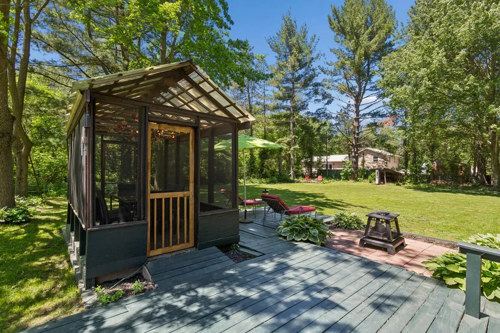 3779 W Glendora Road Weesaw Township MI 49119