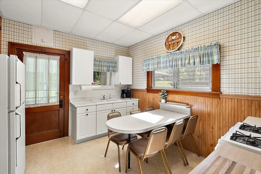 66666 95th Avenue Keeler Township MI 49047