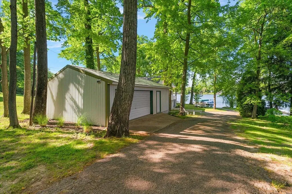 66666 95th Avenue Keeler Township MI 49047