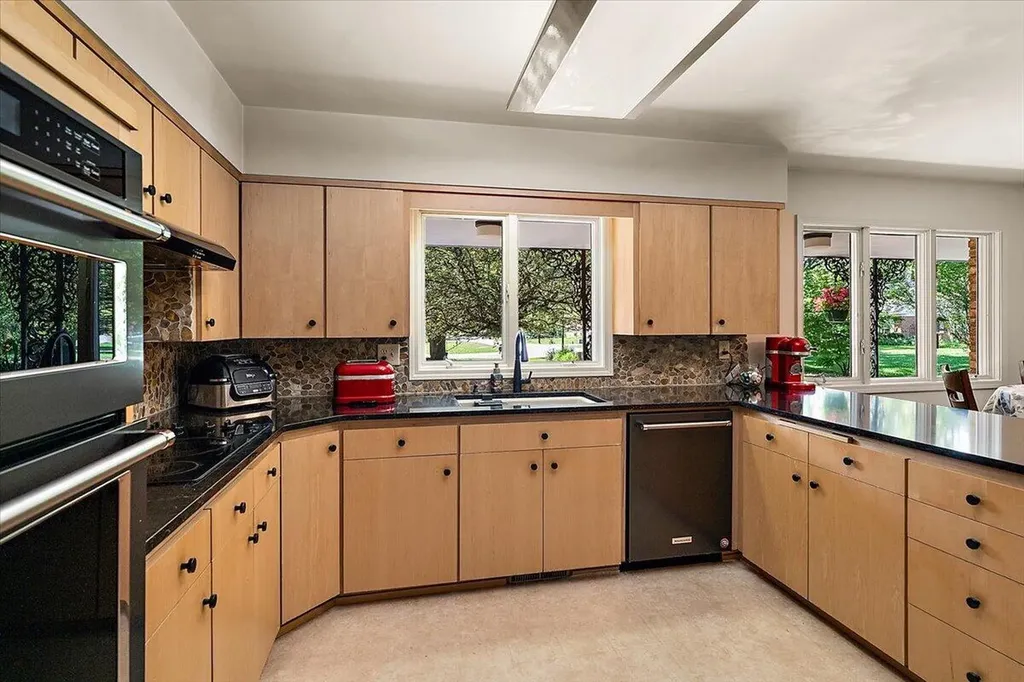2963 E Bluffwood Terrace St. Joseph Charter Township MI 49085