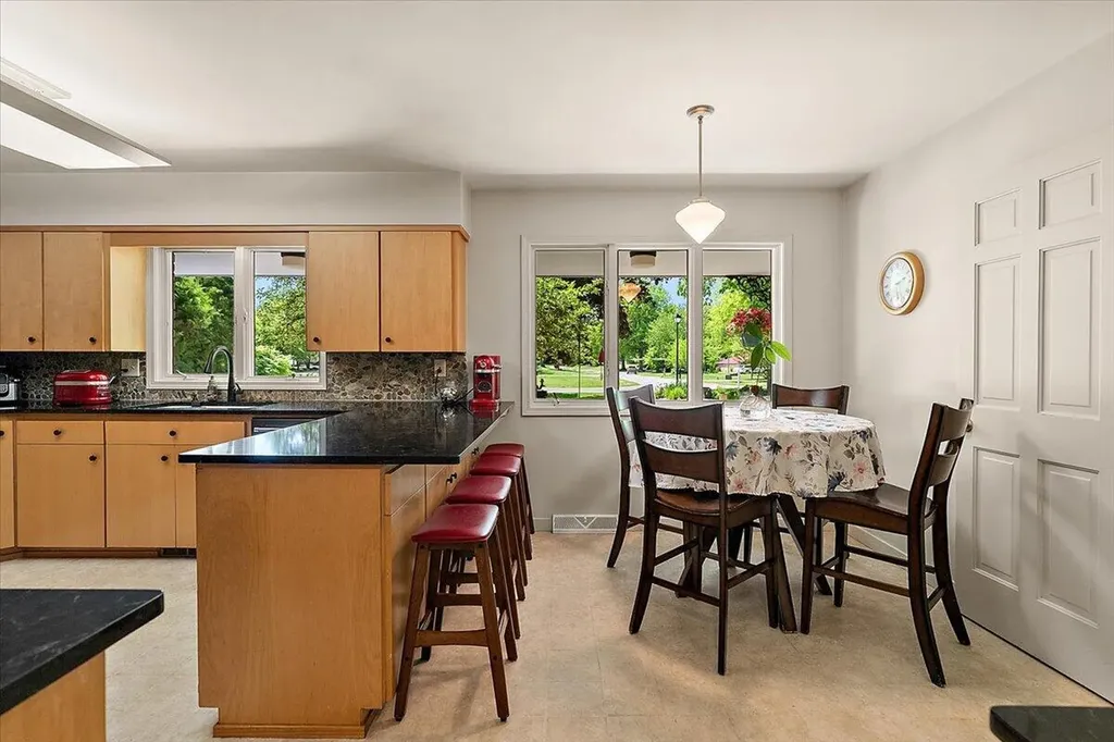 2963 E Bluffwood Terrace St. Joseph Charter Township MI 49085
