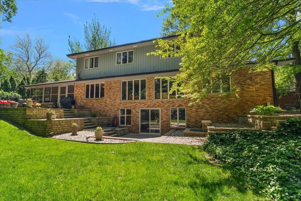 2963 E Bluffwood Terrace St. Joseph Charter Township MI 49085