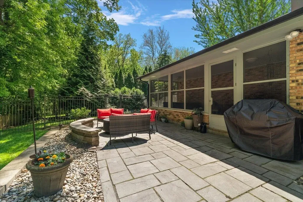 2963 E Bluffwood Terrace St. Joseph Charter Township MI 49085