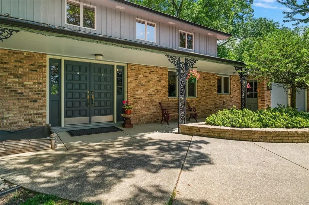 2963 E Bluffwood Terrace St. Joseph Charter Township MI 49085
