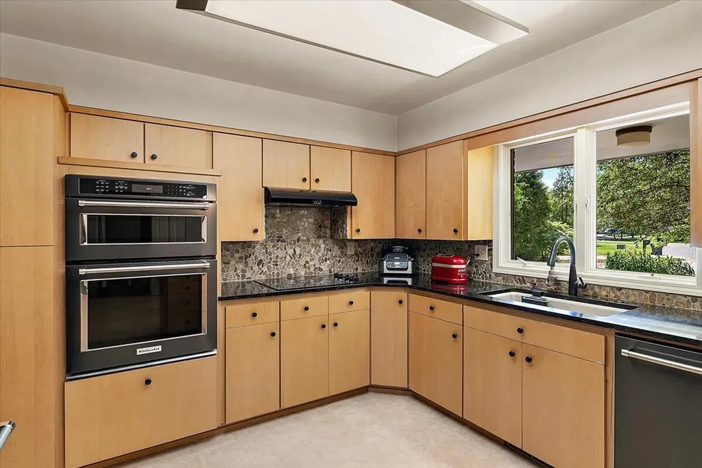 2963 E Bluffwood Terrace St. Joseph Charter Township MI 49085