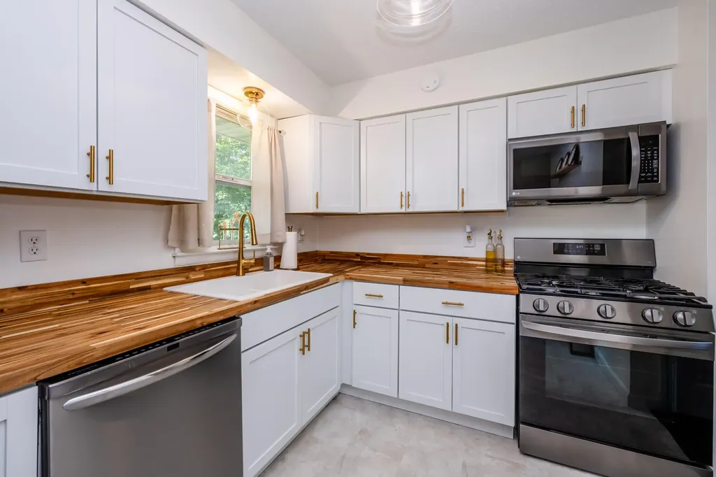 264 Leedy Street Coloma City MI 49038