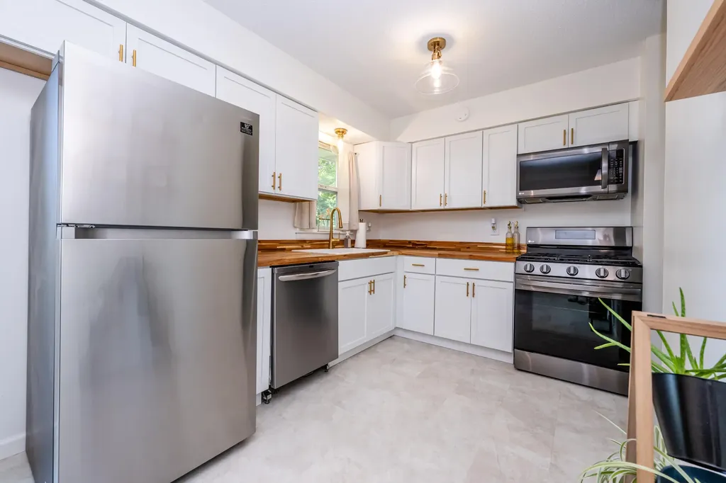 264 Leedy Street Coloma City MI 49038