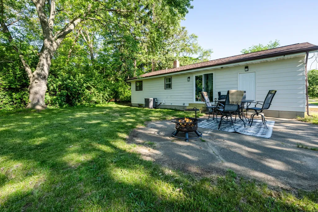 264 Leedy Street Coloma City MI 49038