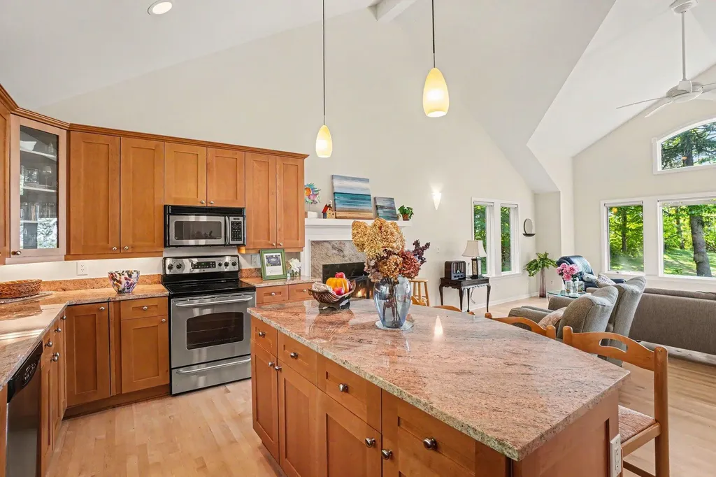 76675 11th Avenue South Haven Charter Township MI 49090