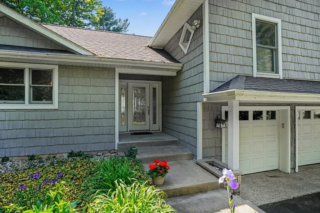 76675 11th Avenue South Haven Charter Township MI 49090