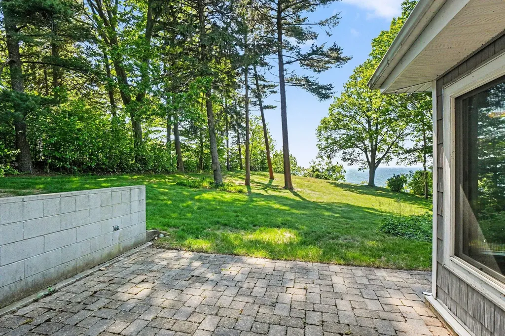 76675 11th Avenue South Haven Charter Township MI 49090
