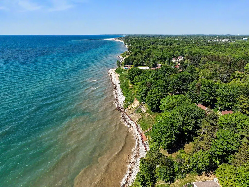76675 11th Avenue South Haven Charter Township MI 49090