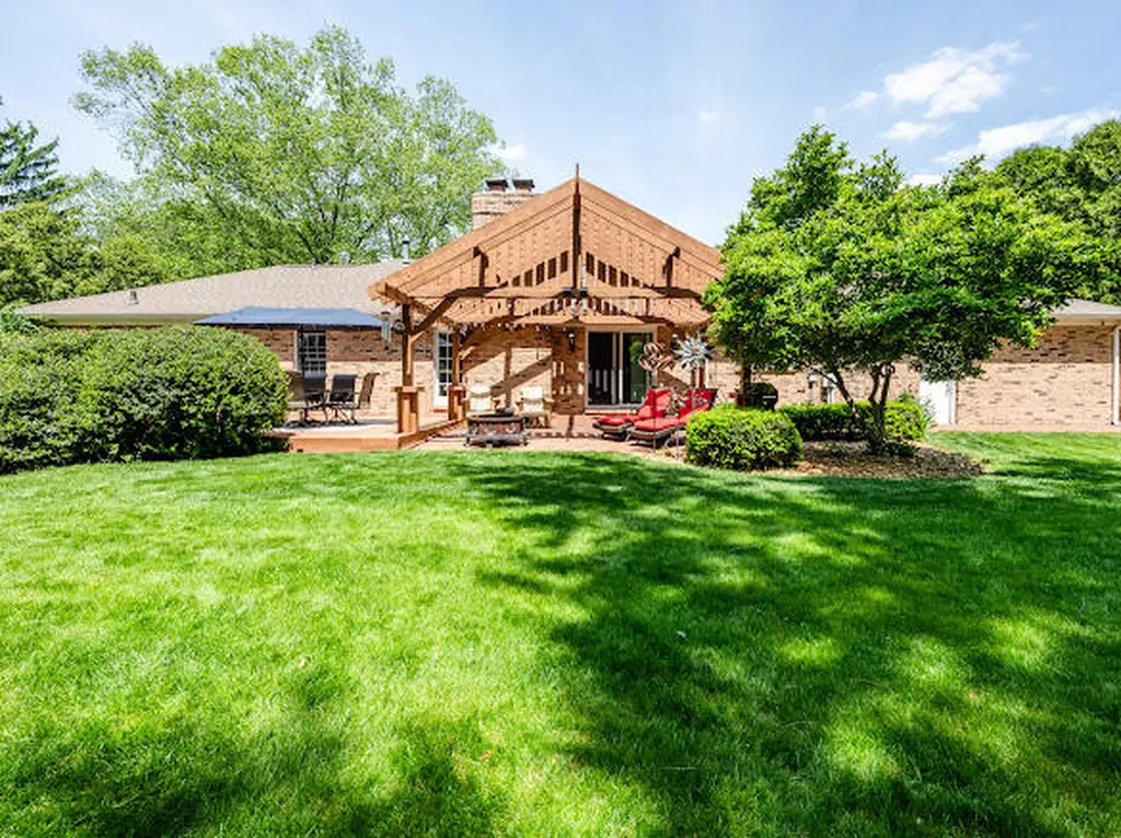 1386 Deerfield Street Lincoln Charter Township MI 49085
