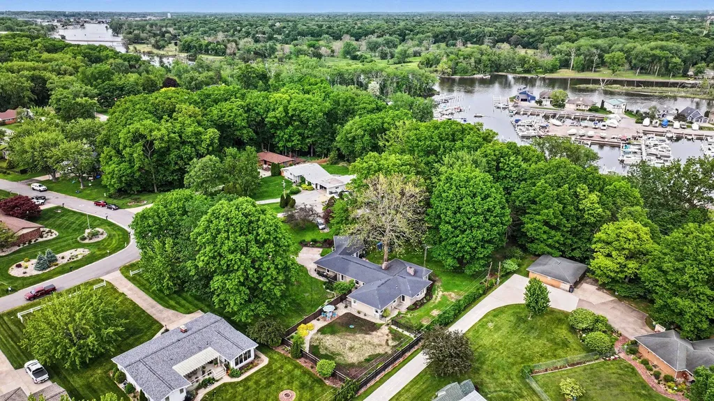 1086 Brunn Avenue St. Joseph Charter Township MI 49085