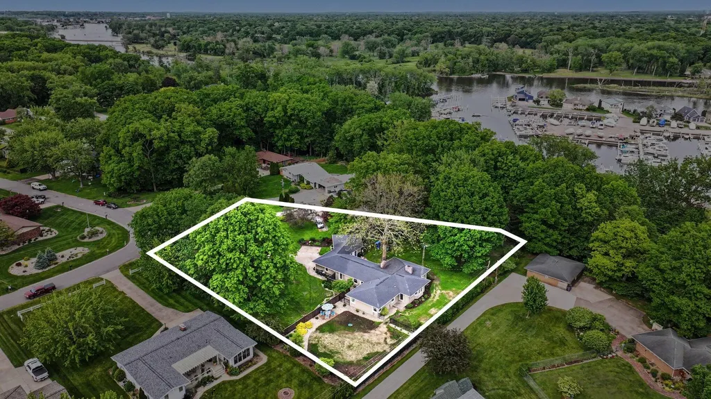 1086 Brunn Avenue St. Joseph Charter Township MI 49085