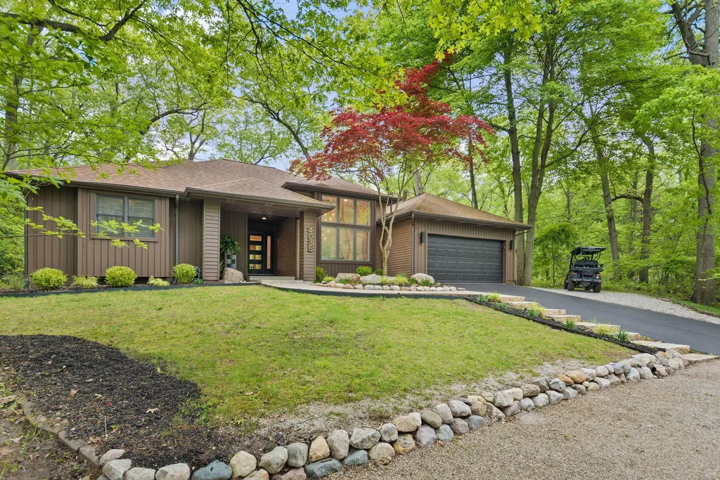 4035 Choctaw Trail Michiana Village MI 49117