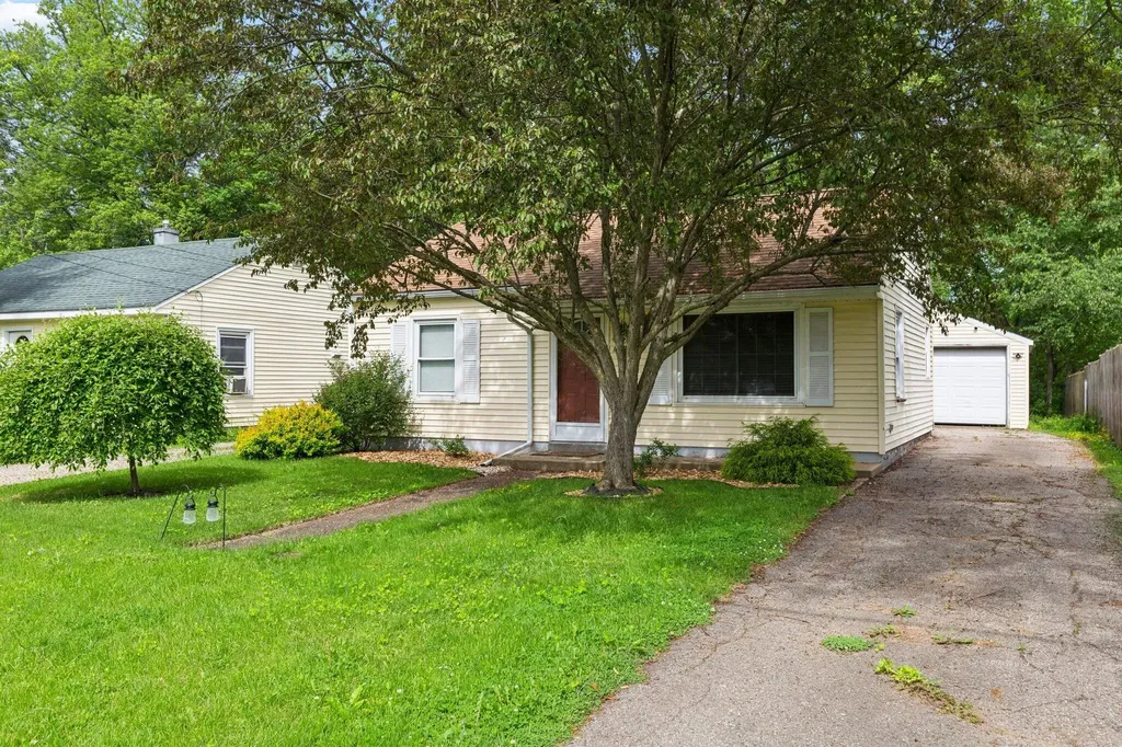 1602 Baker Drive Kalamazoo Charter Township MI 49048
