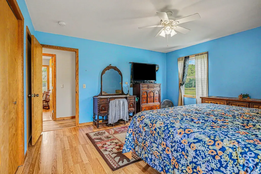 22180 Redfield Street Ontwa Township MI 49112