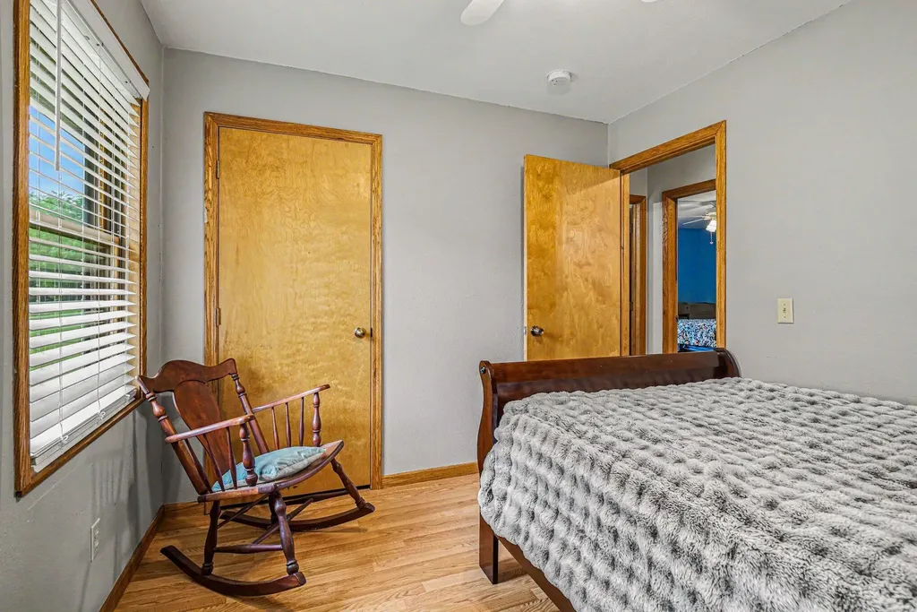 22180 Redfield Street Ontwa Township MI 49112