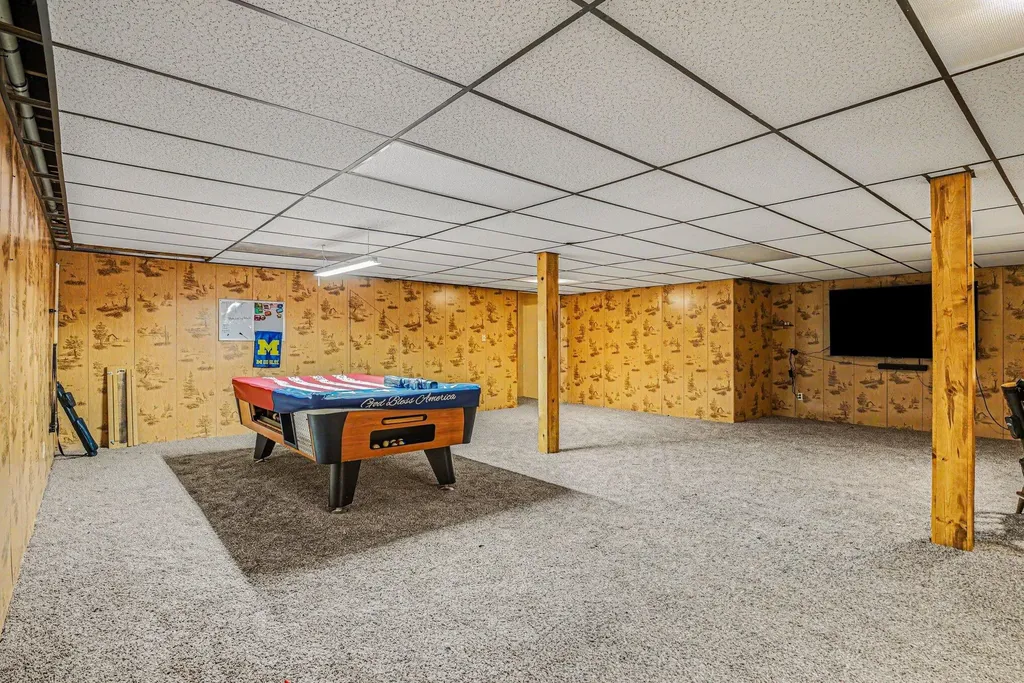 22180 Redfield Street Ontwa Township MI 49112