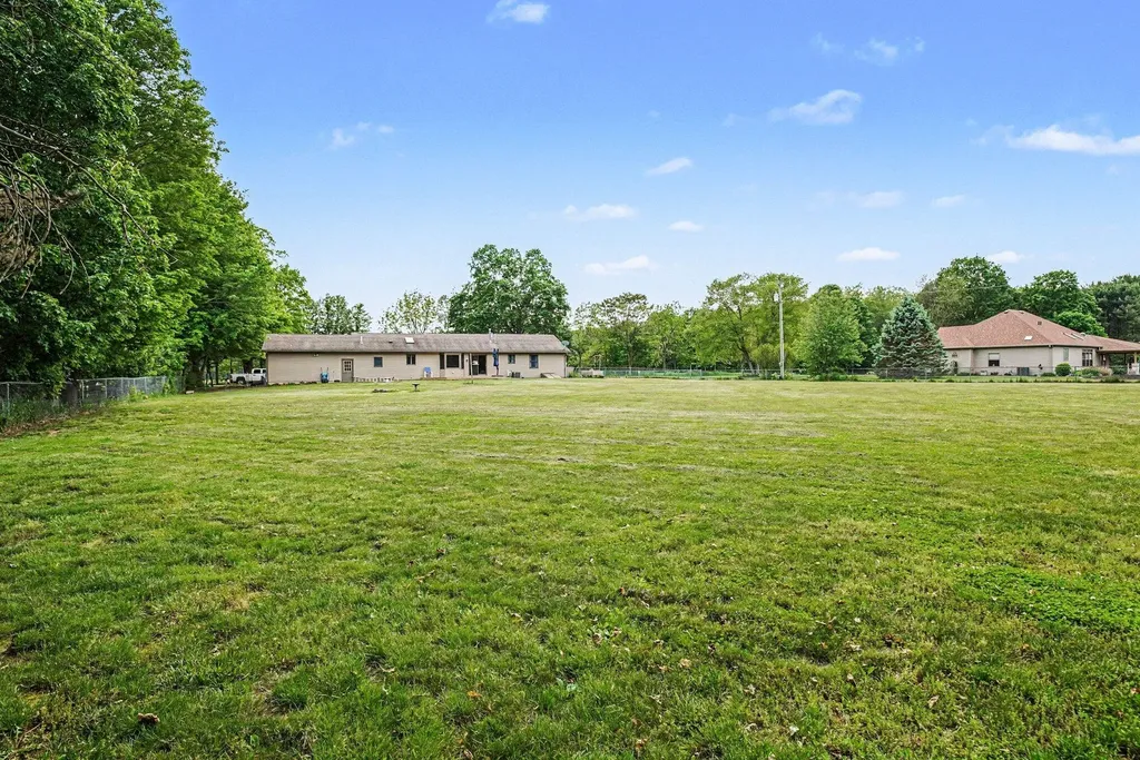 22180 Redfield Street Ontwa Township MI 49112