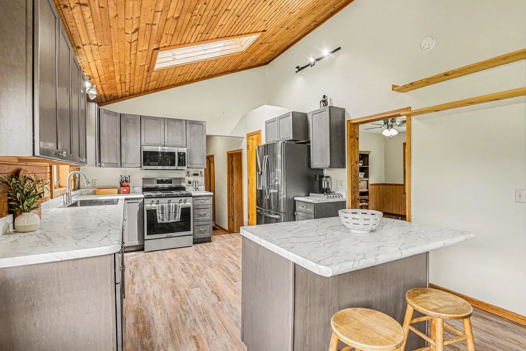 22180 Redfield Street Ontwa Township MI 49112