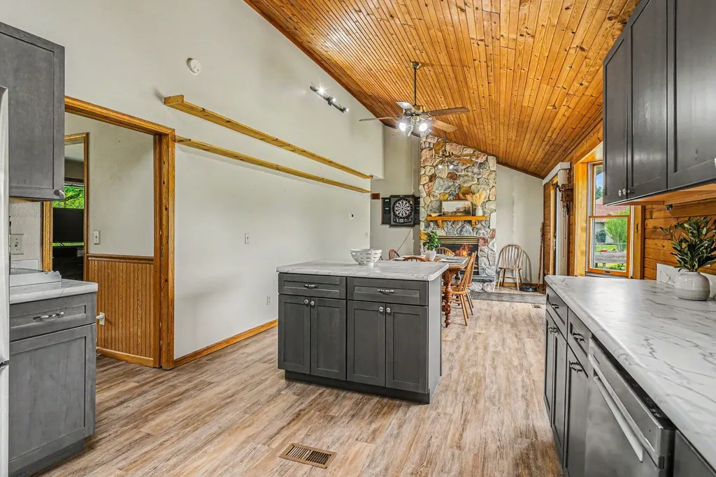 22180 Redfield Street Ontwa Township MI 49112
