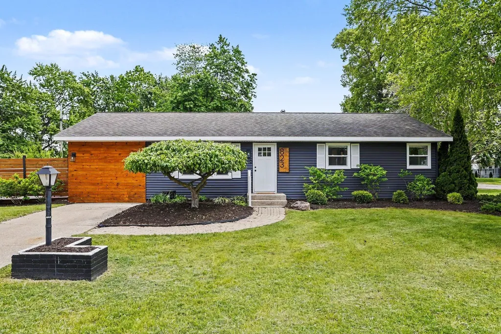 823 W Merchant Street New Buffalo City MI 49117