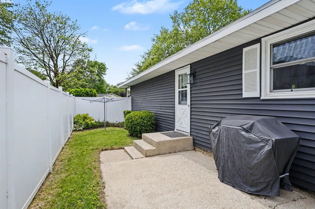 823 W Merchant Street New Buffalo City MI 49117