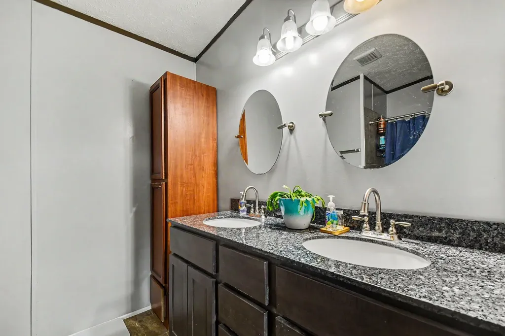 3065 Chamberlain Road Buchanan Township MI 49107
