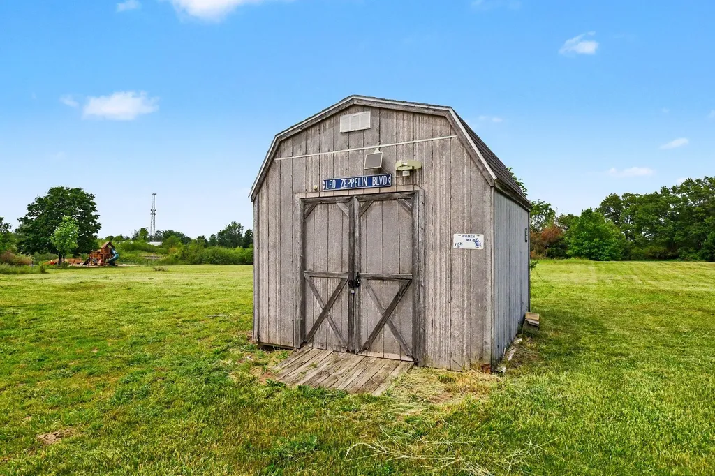 3065 Chamberlain Road Buchanan Township MI 49107