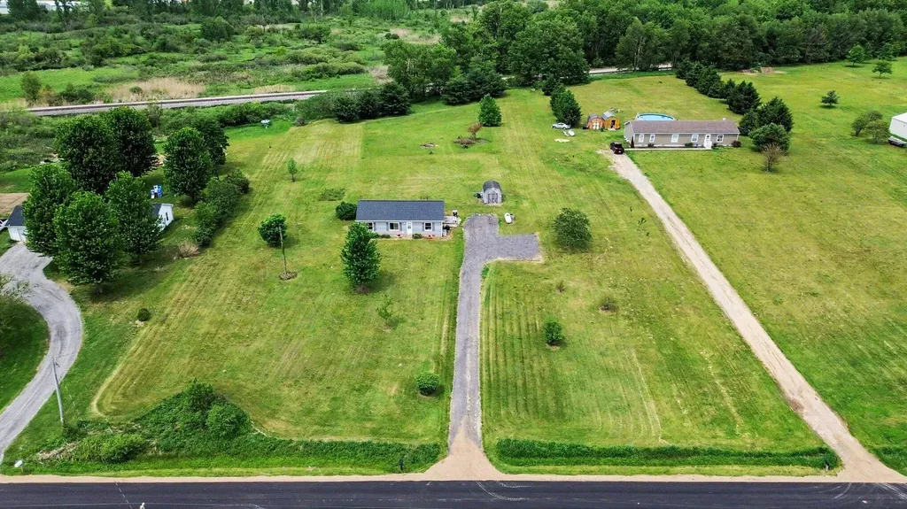 3065 Chamberlain Road Buchanan Township MI 49107