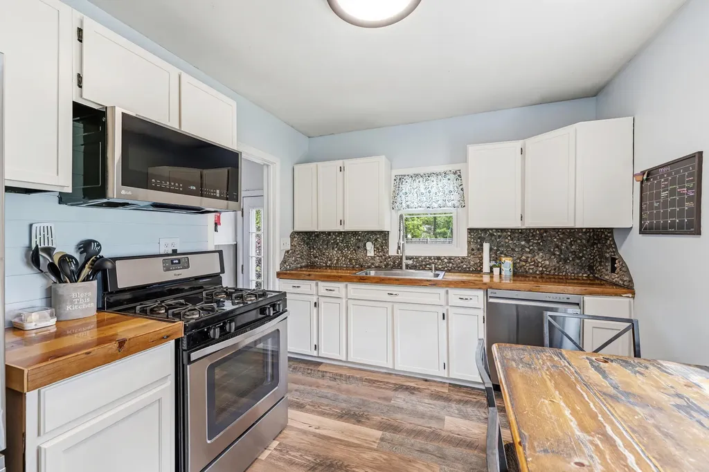1403 Hamelink Drive Portage City MI 49002