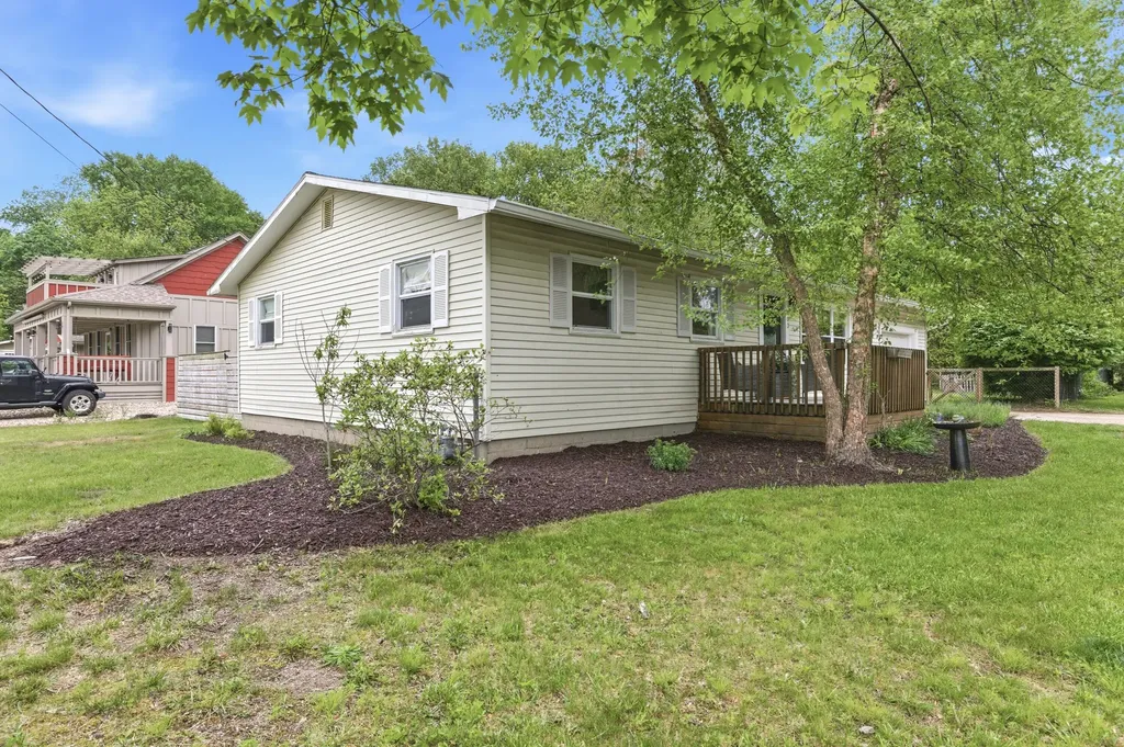 403 S Smith Street New Buffalo City MI 49117