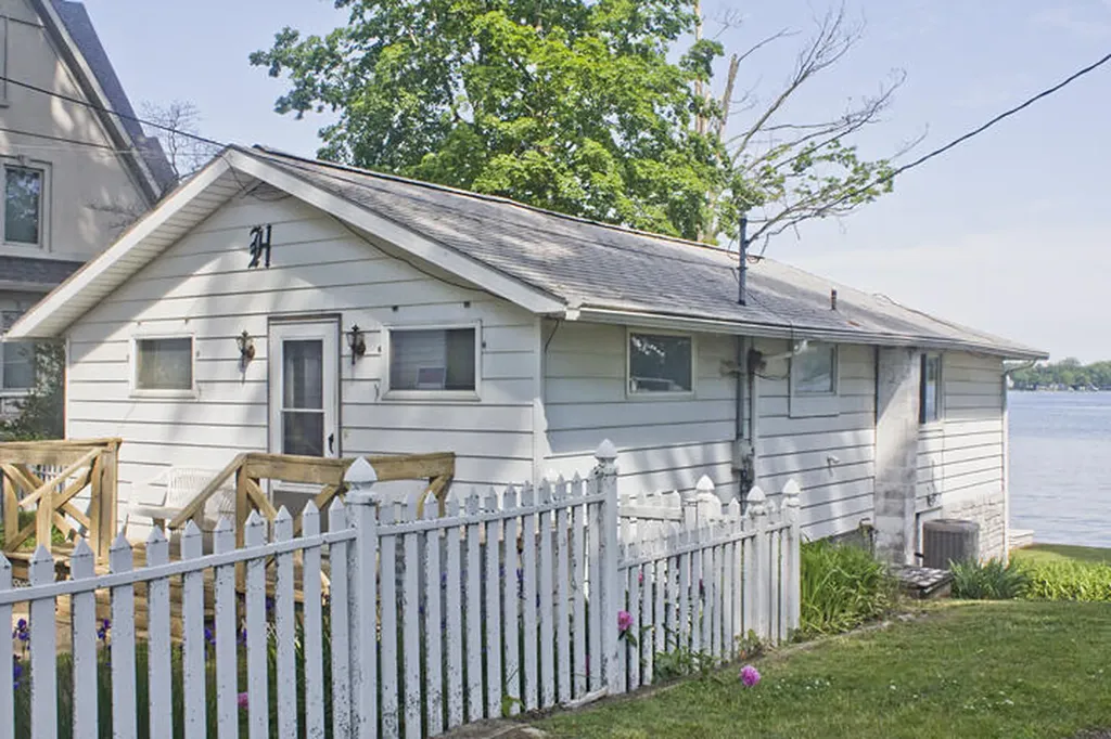 31165 County Line Road Silver Creek Township MI 49047