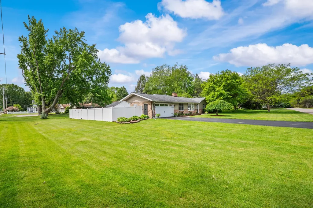1710 Redwood Drive Lincoln Charter Township MI 49127