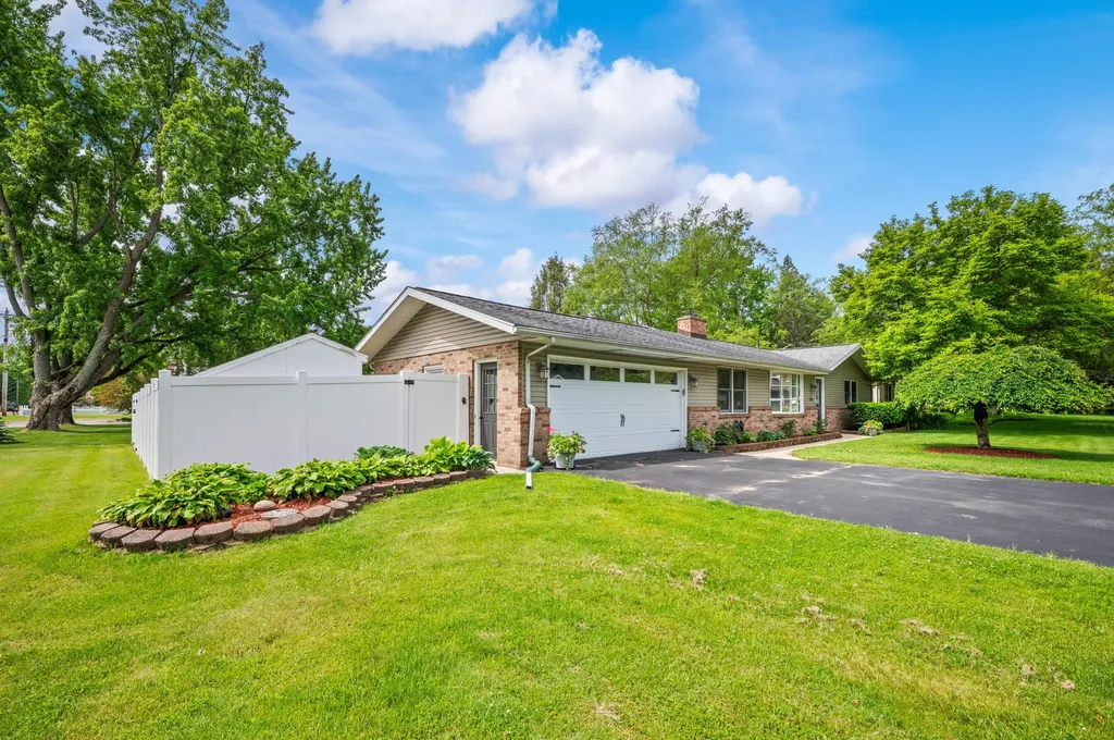 1710 Redwood Drive Lincoln Charter Township MI 49127