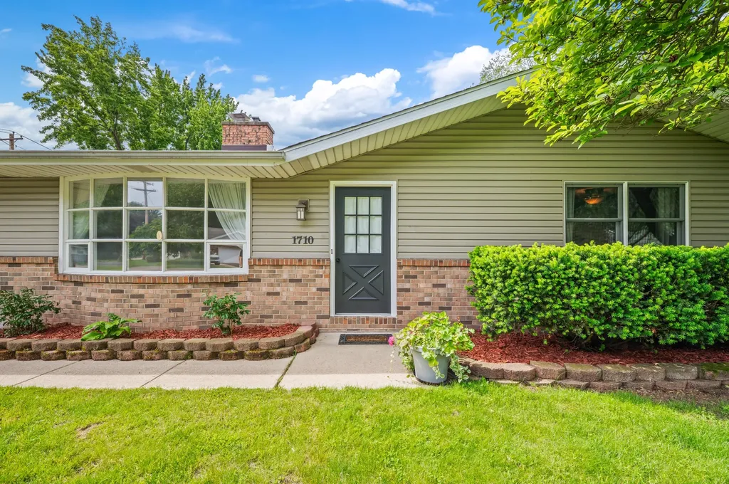 1710 Redwood Drive Lincoln Charter Township MI 49127