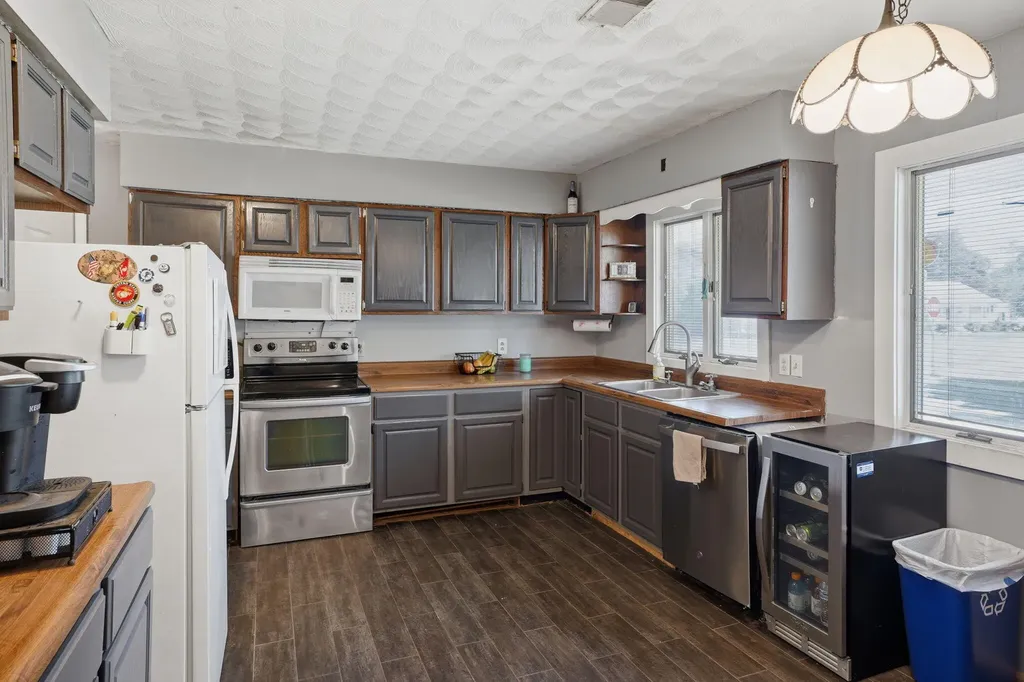 102 S Wendell Avenue Hartford City MI 49057