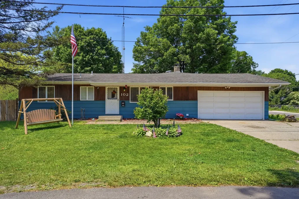 102 S Wendell Avenue Hartford City MI 49057
