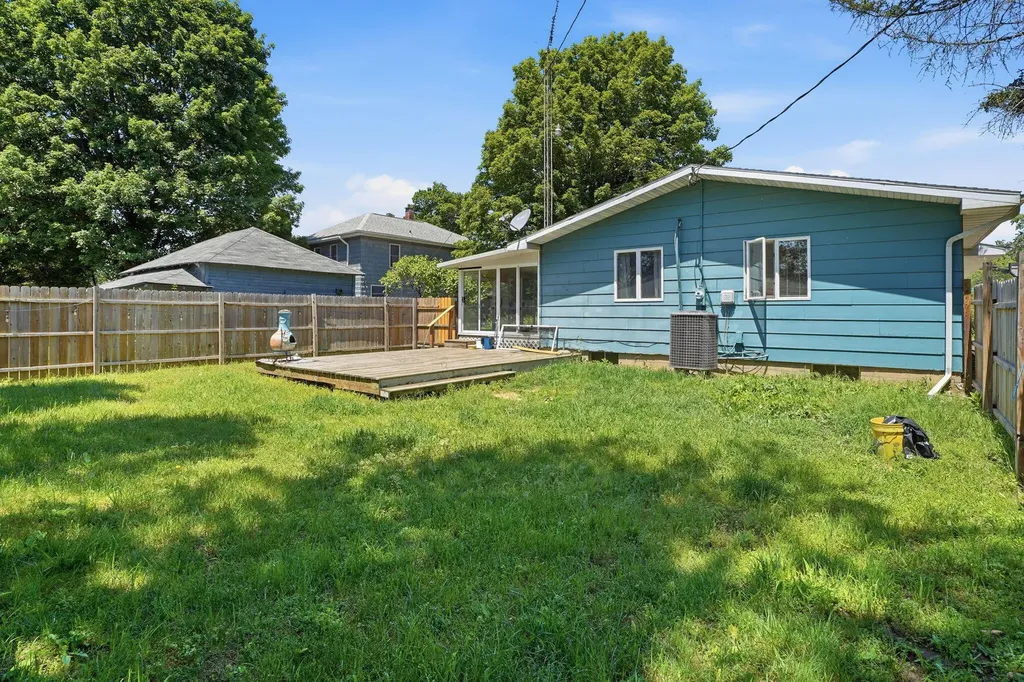 102 S Wendell Avenue Hartford City MI 49057