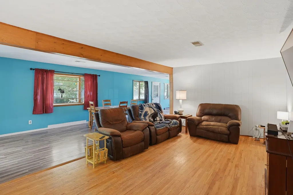 102 S Wendell Avenue Hartford City MI 49057