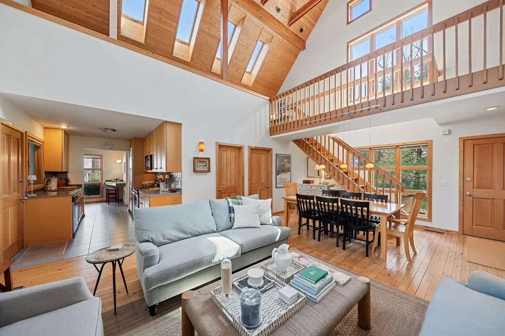 13670 Cottonwood Lane Chikaming Township MI 49115