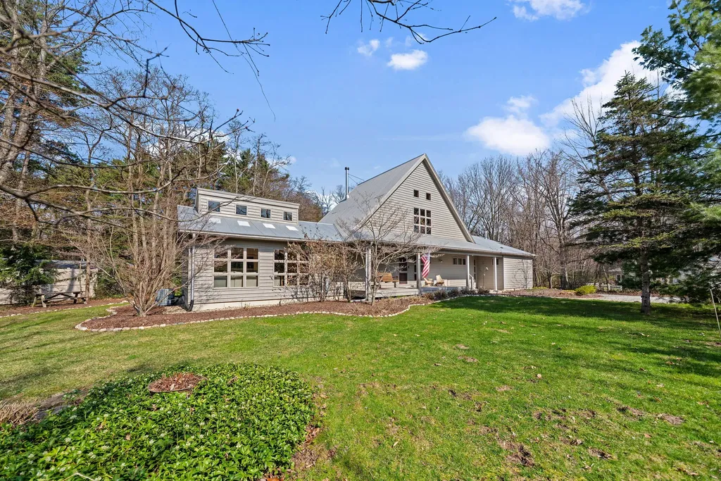 13670 Cottonwood Lane Chikaming Township MI 49115