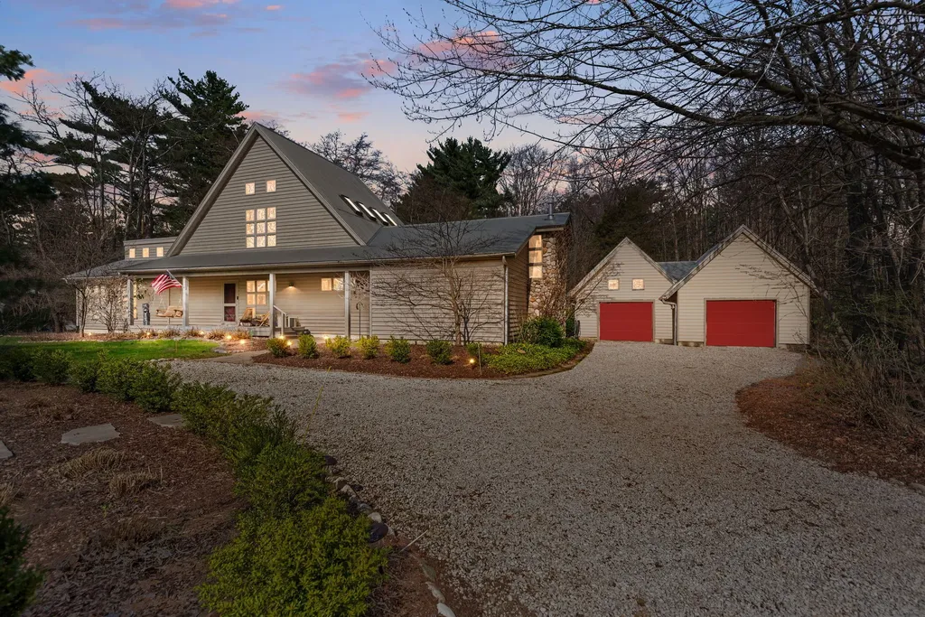13670 Cottonwood Lane Chikaming Township MI 49115